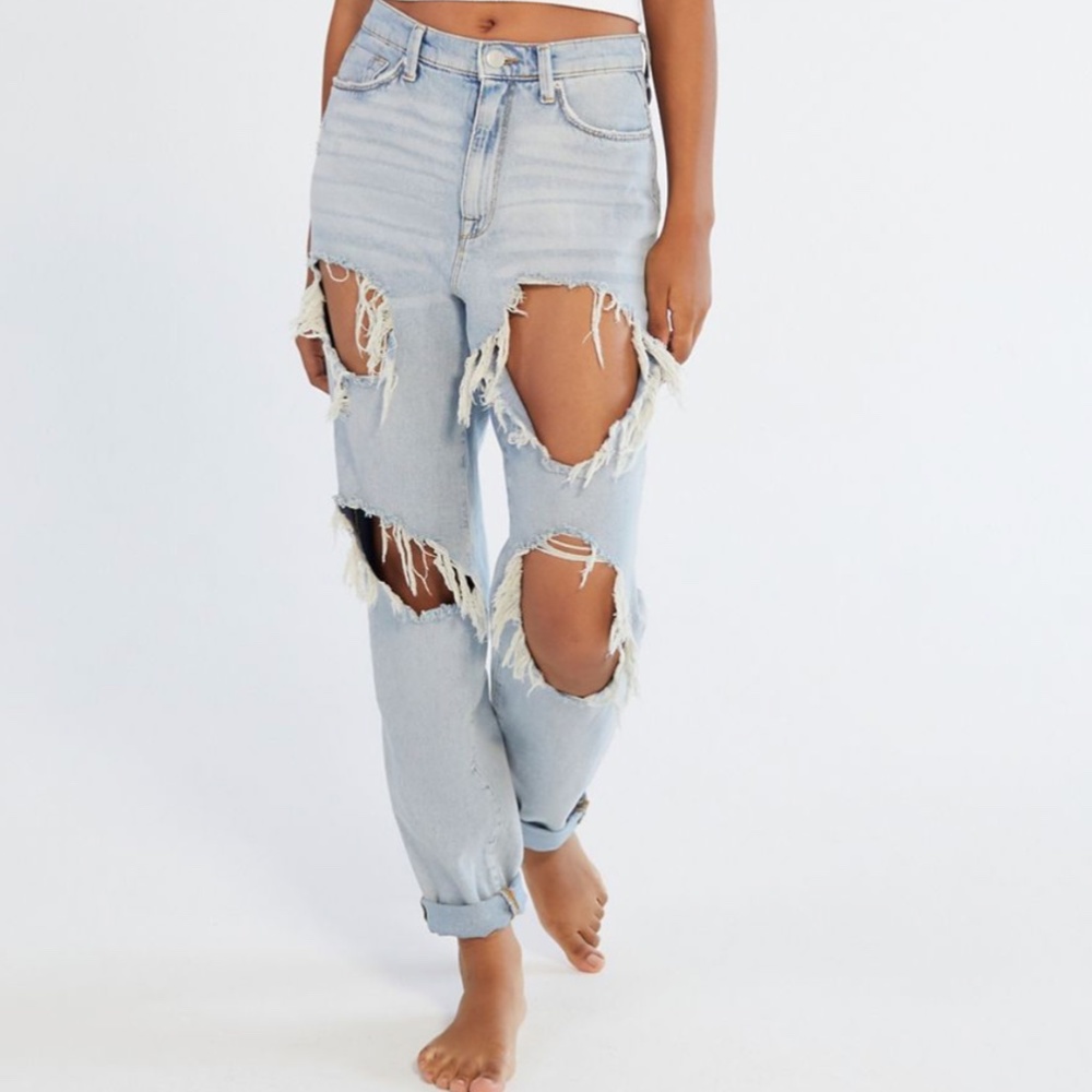 UO BDG High Waisted Mom Jean Light Wash sz 24